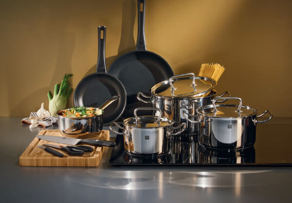 Zwilling Starter Set 双立人厨具锅具刀具10件套 含Twin Classic锅具四件套 平底锅 道具 菜板和剪刀，到手199欧，原价499欧！