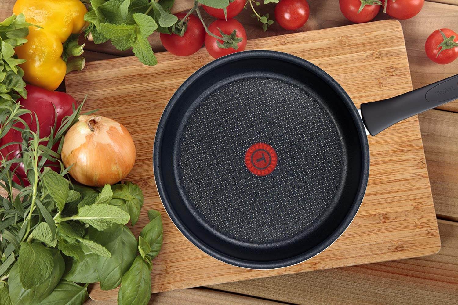 特福 Tefal Elegance C36704红点平底锅 24cm Titanium 6层钛金涂层,到手17.99欧,原价25.99欧!