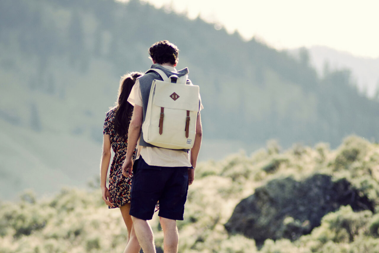 出行必备 低调时尚 加拿大Herschel Supply 双肩背包,到手59.99欧,原价89.99欧!