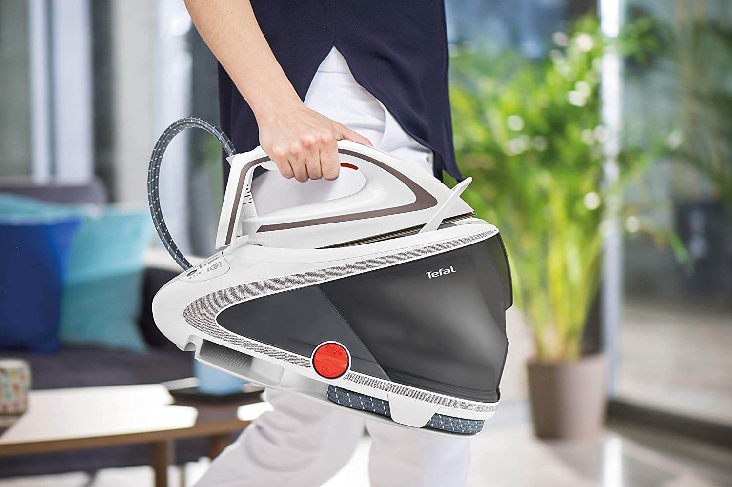 特福 Tefal GV9567 Pro Express Ultimate 增压式蒸汽电熨斗 7.7 bar泵压 500g/分钟蒸汽输出,到手219欧,原价449.99欧!特价!