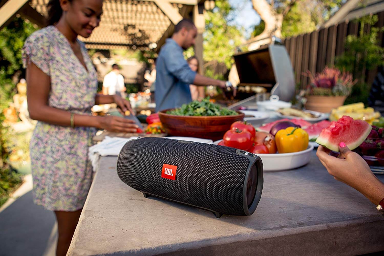 JBL Xtreme 便携式蓝牙音箱 防水溅便携音响 Hifi双低音炮 IPX5防水 15小时续航 黑色,到手139欧,原价179欧!