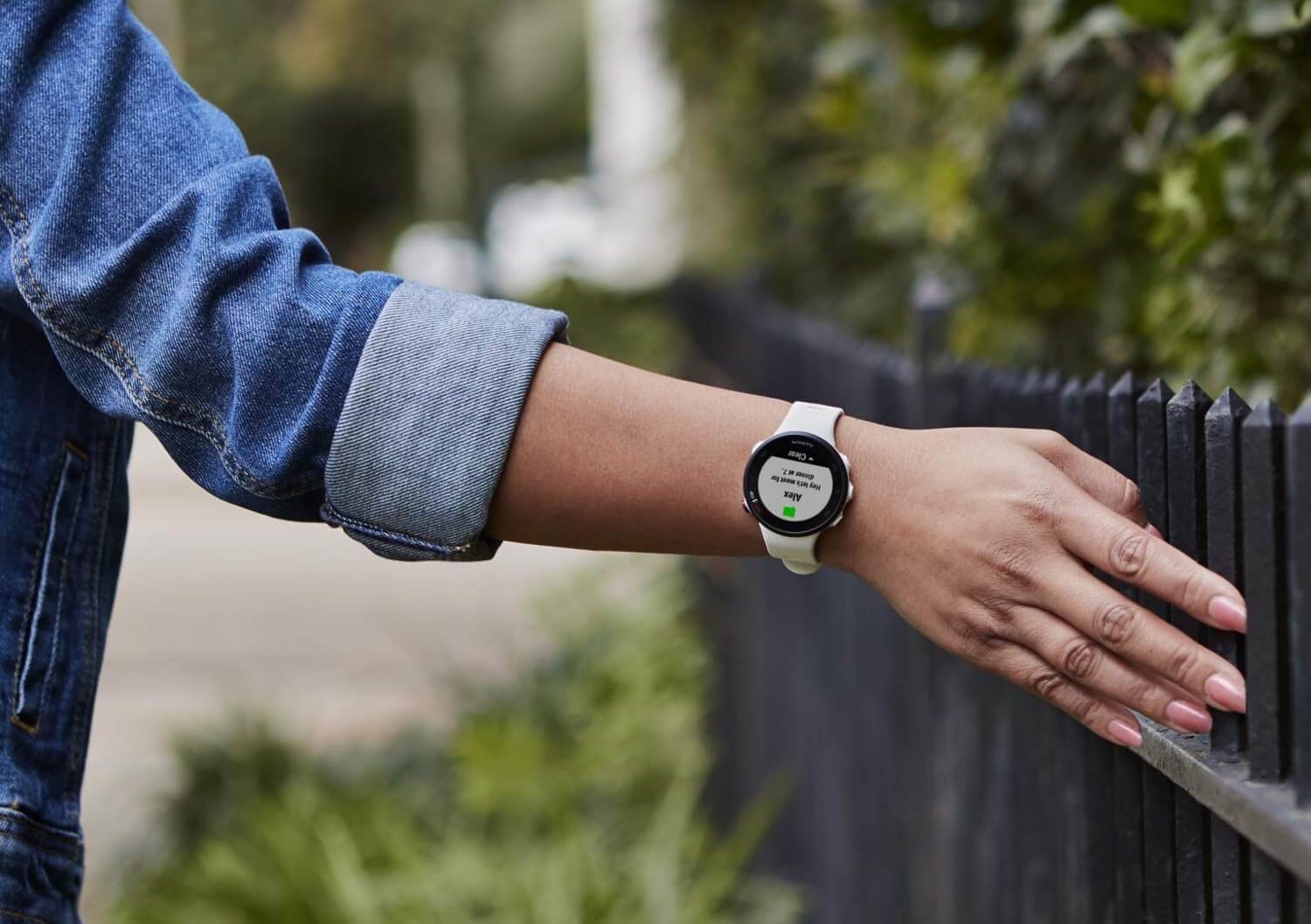 妹子运动的绝配!佳明Garmin Forerunner 45S 智能手表 运动手表 白色,到手106.99欧,原价199.99欧!