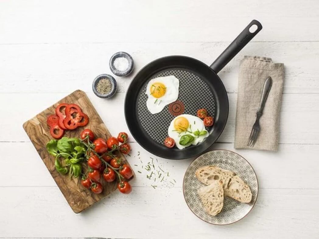 特福 Tefal G10806 Resource 平底锅 28cm 100%可回收锅体 Titanium涂层红点平底锅，到手24.99欧，原价49.99欧！