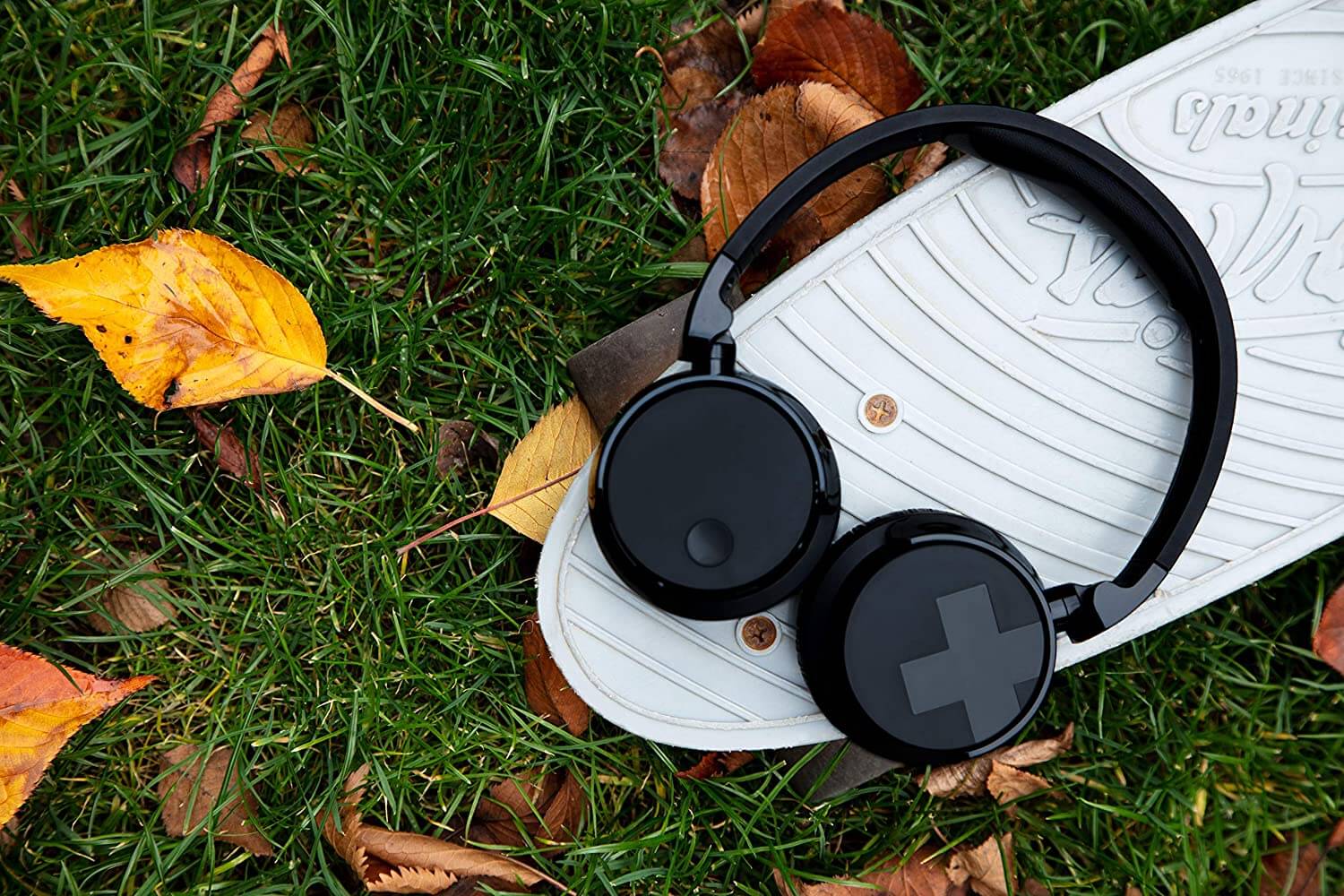 飞利浦 Philips BH305BK/00 头戴式蓝牙降噪耳机 黑色 18小时续航 超重低音 主动降噪,到手44.98欧,原价99.99欧!特价!