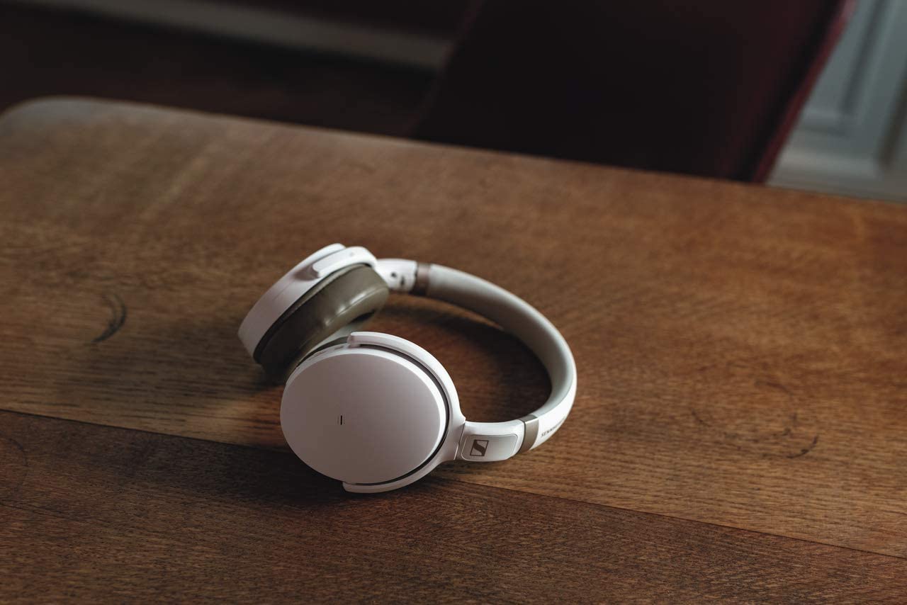 森海塞尔 Sennheiser HD 450BT 蓝牙降噪耳机 白色 30小时续航 蓝牙5.0 支持Siri和Google语音助手,到手113.99欧,原价179欧!