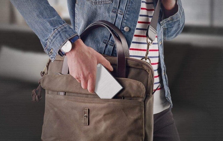 希捷 Seagate One Touch 移动硬盘 超小型 便携式 5TB 银色,到手94.26欧,原价124.99欧!全德免邮!