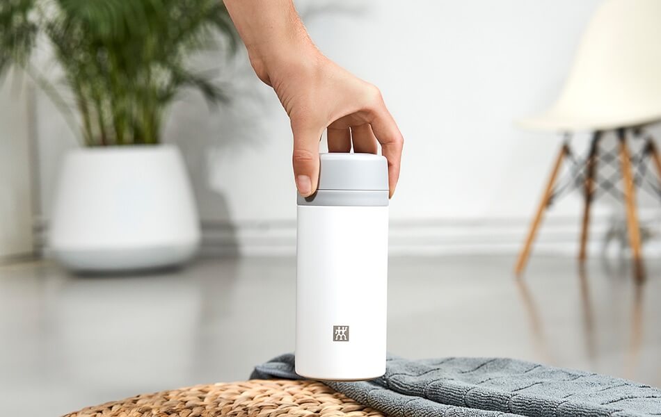 Zwilling Thermo保温杯 420ml 白色 双层隔热  带茶叶过滤器，到手13.95欧，原价19.95欧！！