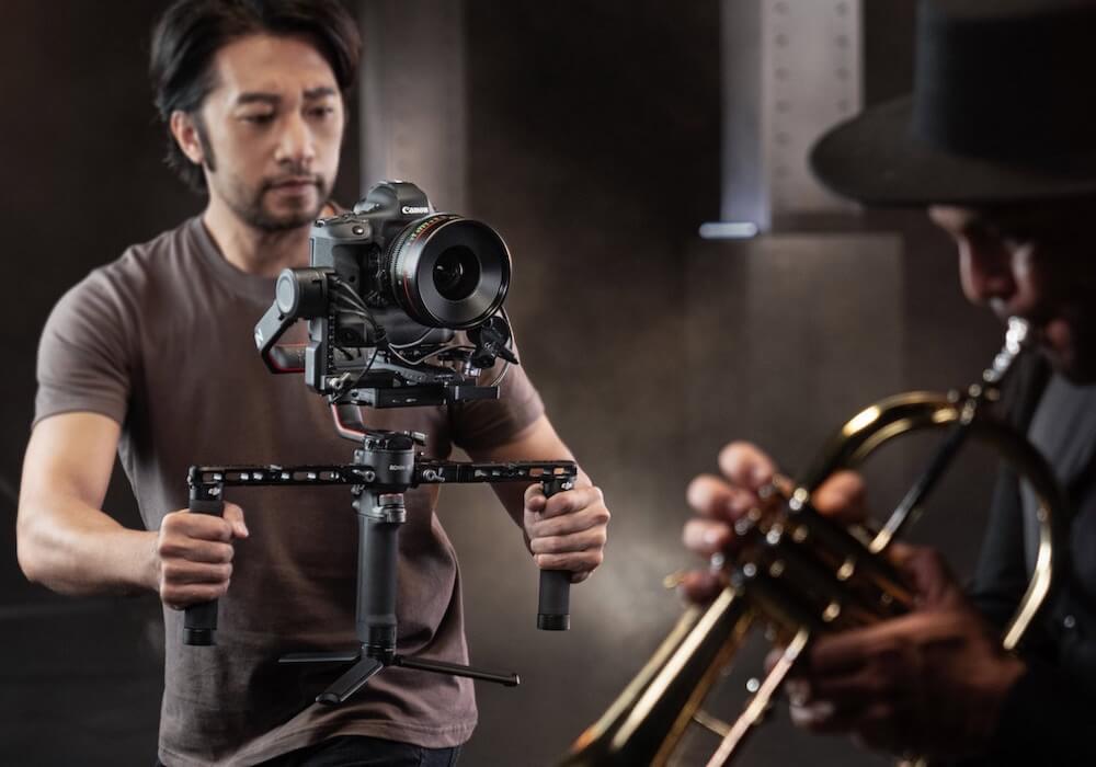 大疆 DJI RS 2 Pro 手持云台 Combo套装版 适合微单和单反相机,到手800.99欧,原价899欧!