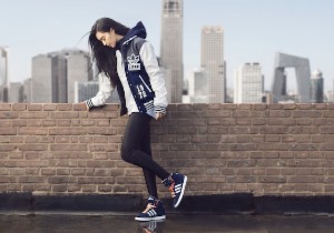 Adidas全场4折!火遍了大街小巷!Adidas NMD R1 时尚轻便跑鞋原价179.9欧,到手100.74欧!