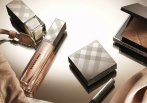 巴宝莉 Burberry 箱包、配饰全场6.5折!经典格纹羊绒围巾原价395欧 折后299.99欧!