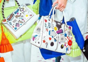 英国奢侈手袋品牌 Anya Hindmarch 萌翻天的大眼包 7折！特价！